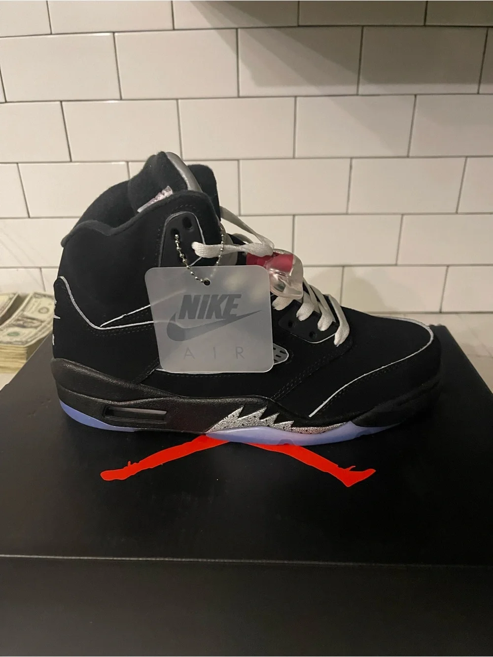 Men’s Retro 5 Metallic Size 7.